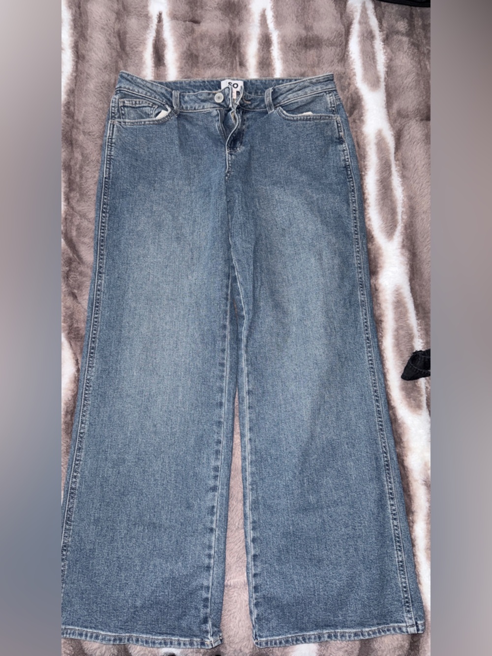 SO Wide Straight-Leg Jeans in Medium Blue